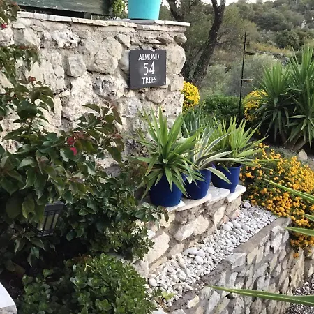 Holiday home Almond Trees